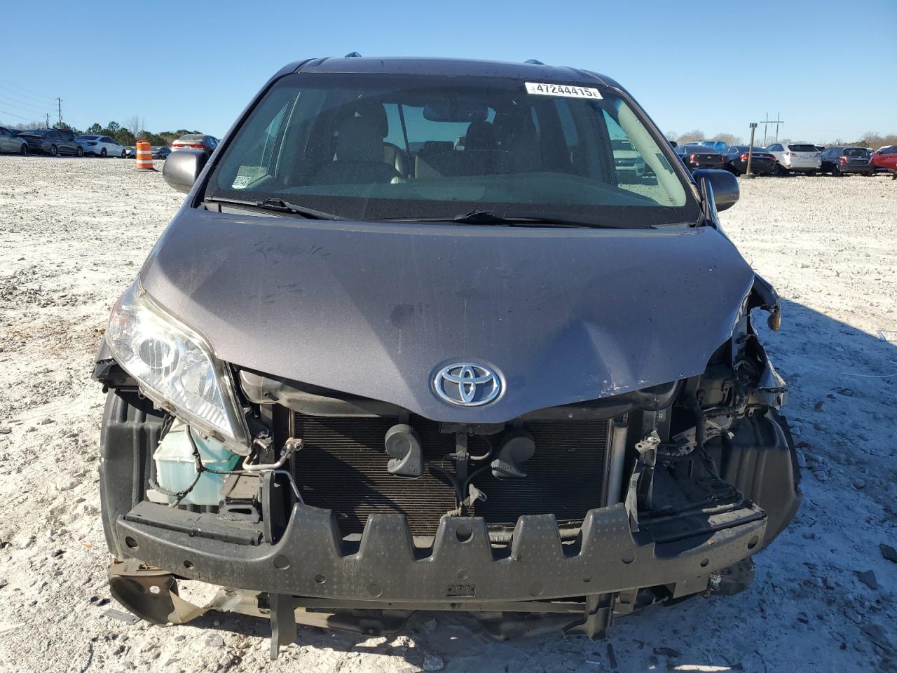 2015 TOYOTA SIENNA XLE - Фото 5