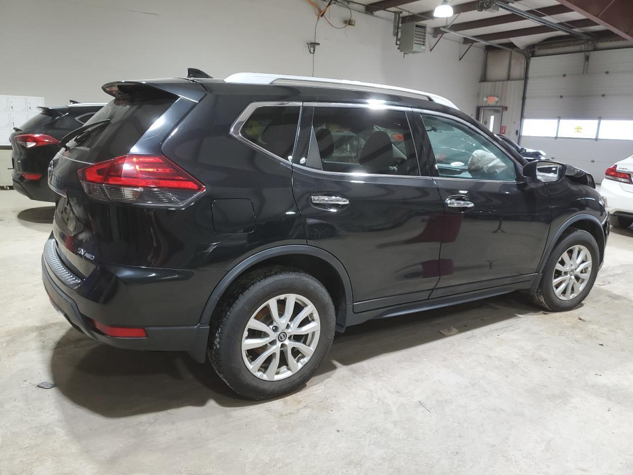 2017 NISSAN ROGUE SV - Image 3