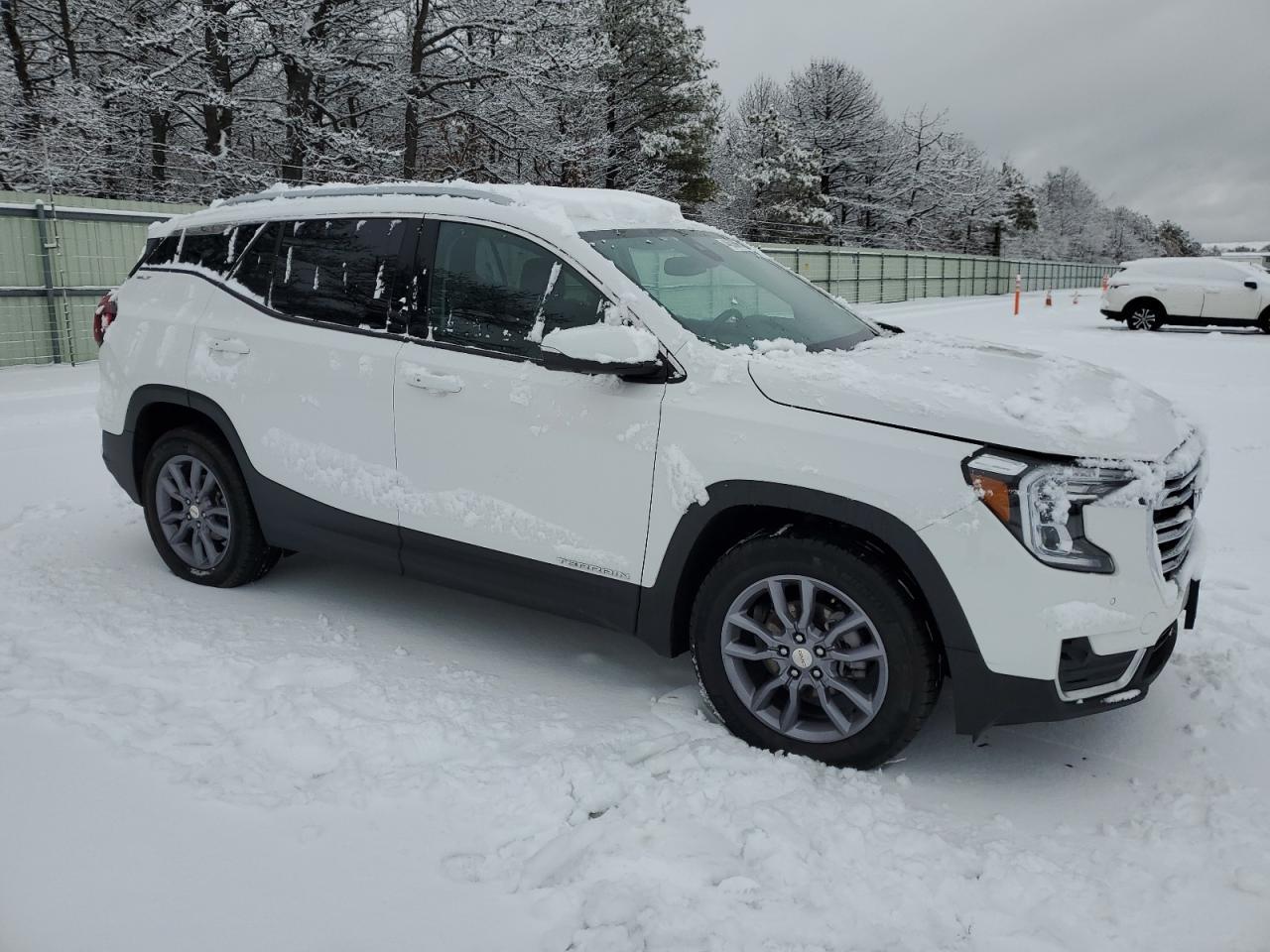 2023 GMC TERRAIN SL - Image 4