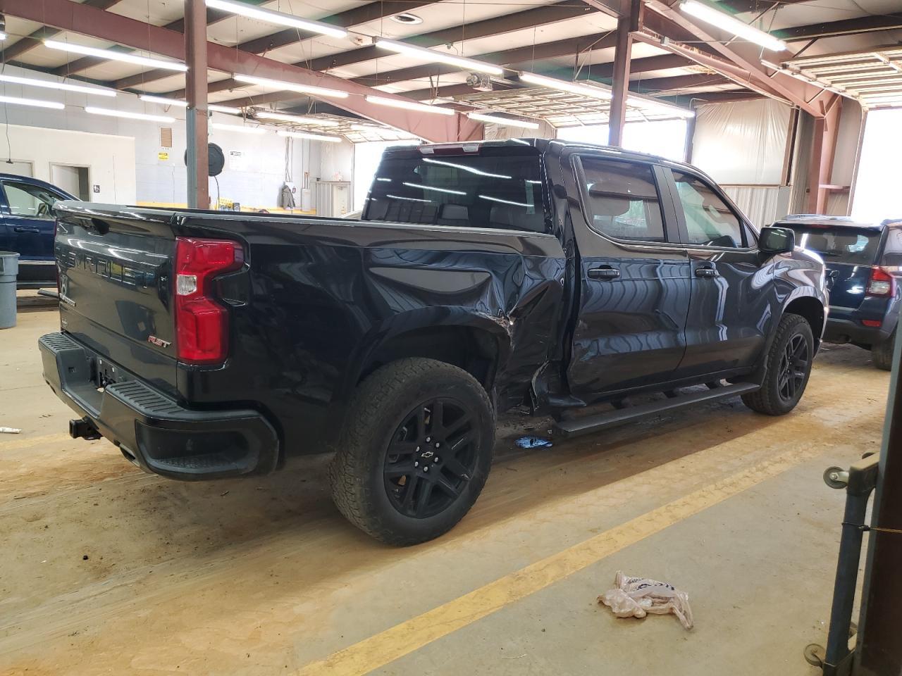 2023 CHEVROLET SILVERADO - Image 3