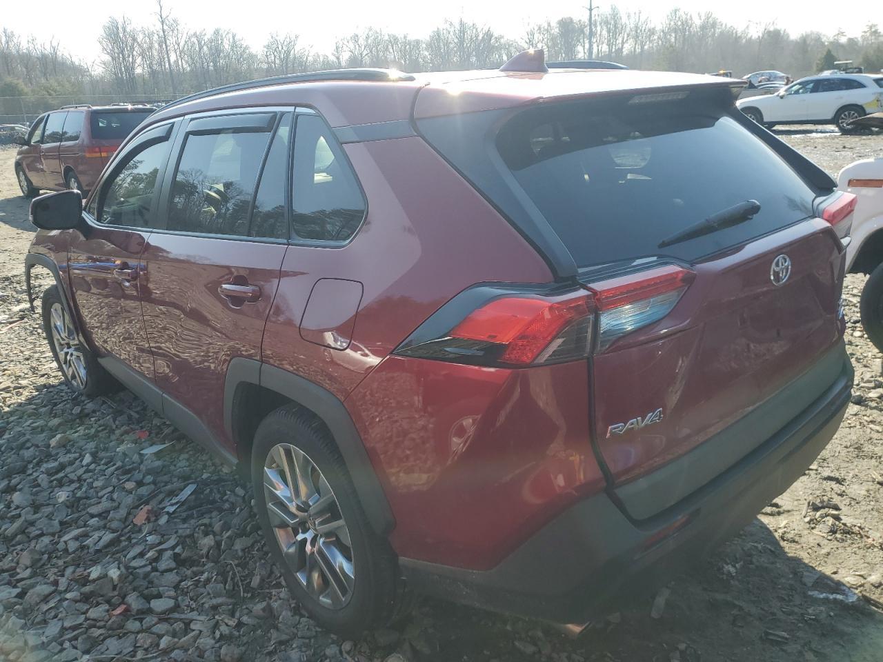 2019 TOYOTA RAV4 XLE P - Фото 2