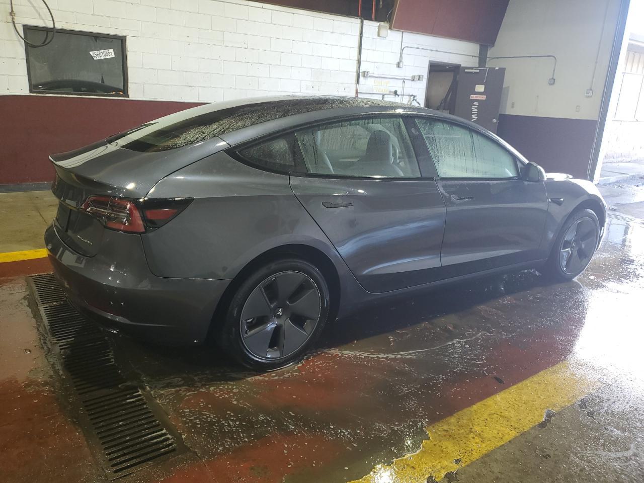 2022 TESLA MODEL 3 - Image 3