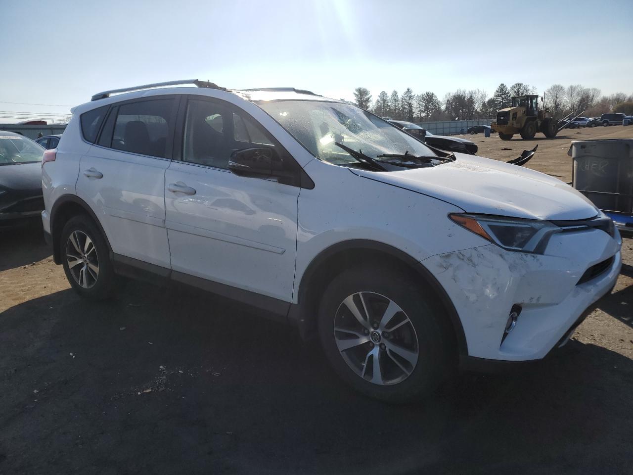 2017 TOYOTA RAV4 XLE - Image 4