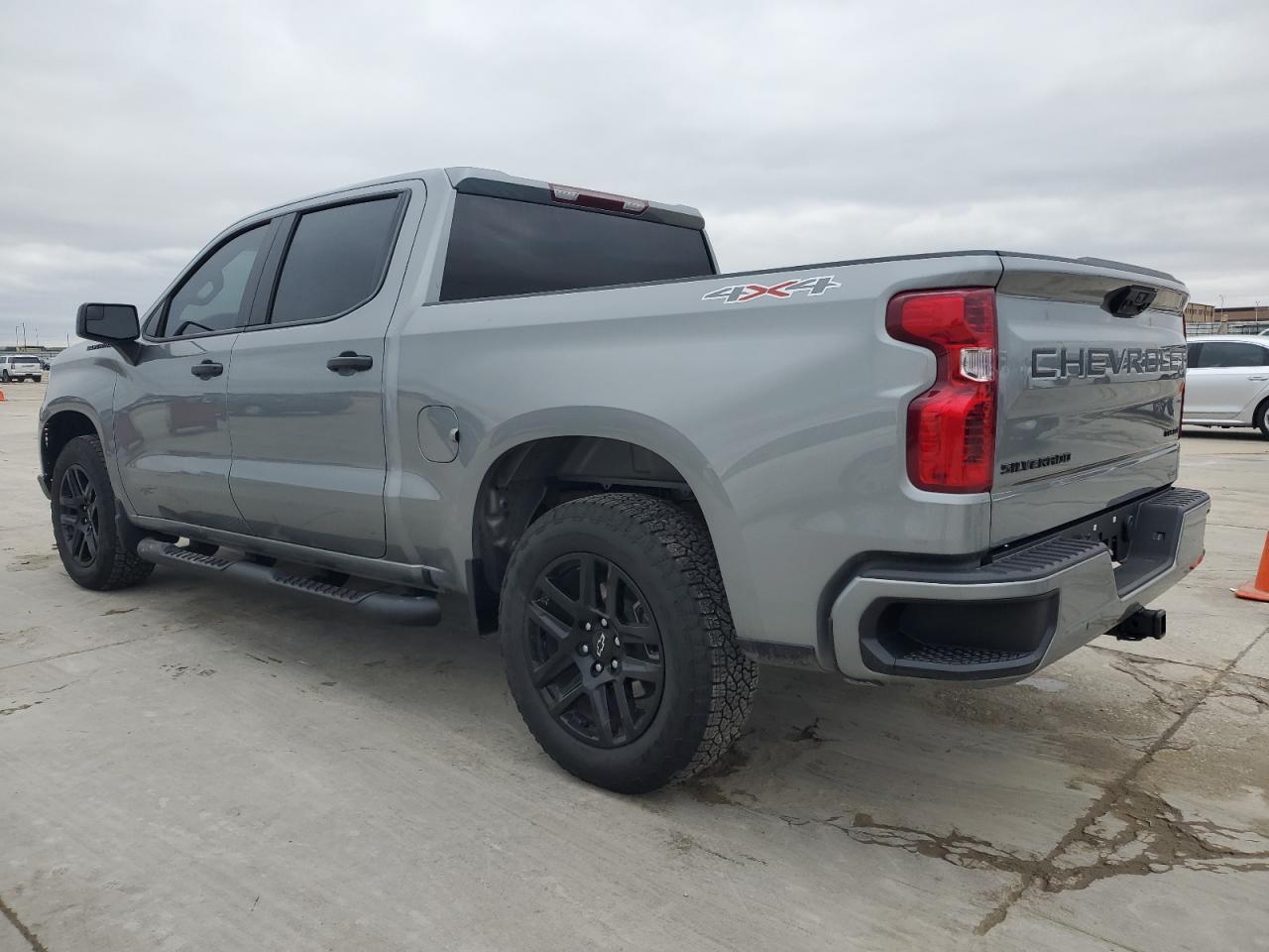 2024 CHEVROLET SILVERADO - Image 2