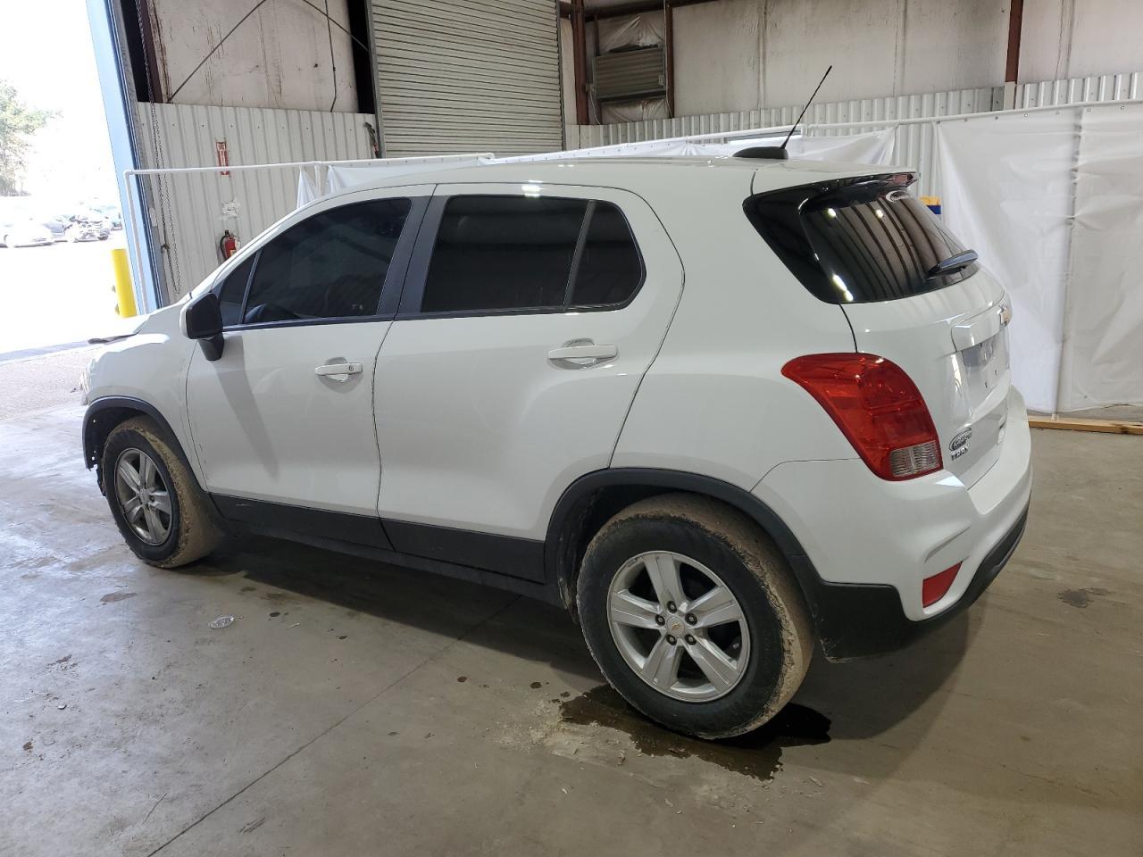 2021 CHEVROLET TRAX LS - Image 2