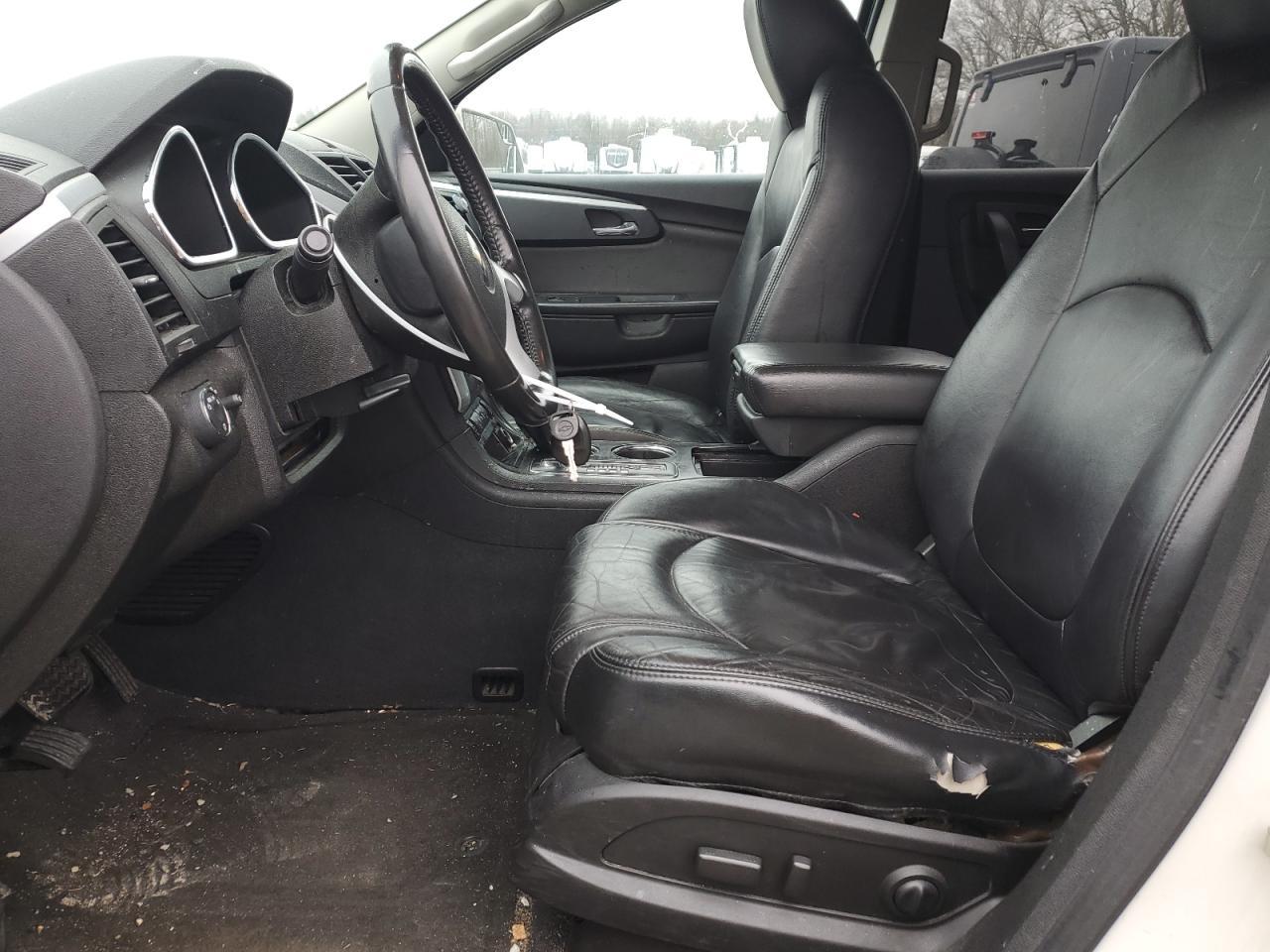 2011 CHEVROLET TRAVERSE L - Фото 7