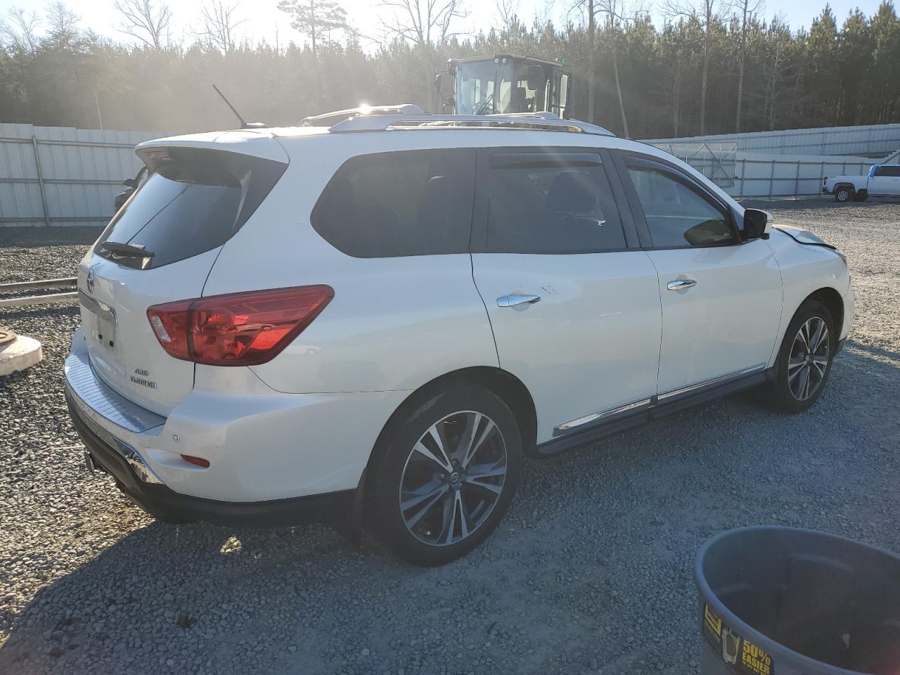 2017 NISSAN PATHFINDER - Image 3