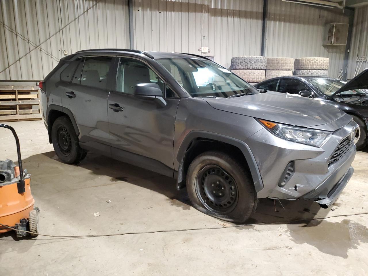2021 TOYOTA RAV4 LE - Фото 4