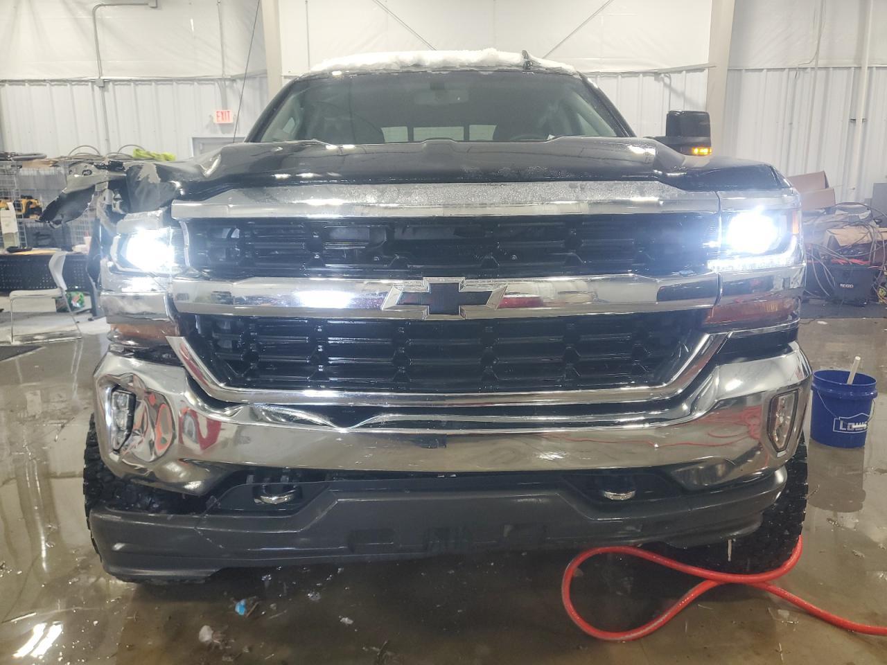 2017 CHEVROLET SILVERADO - Image 5