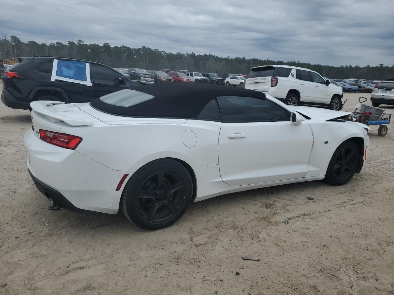 2018 CHEVROLET CAMARO LT - Image 3