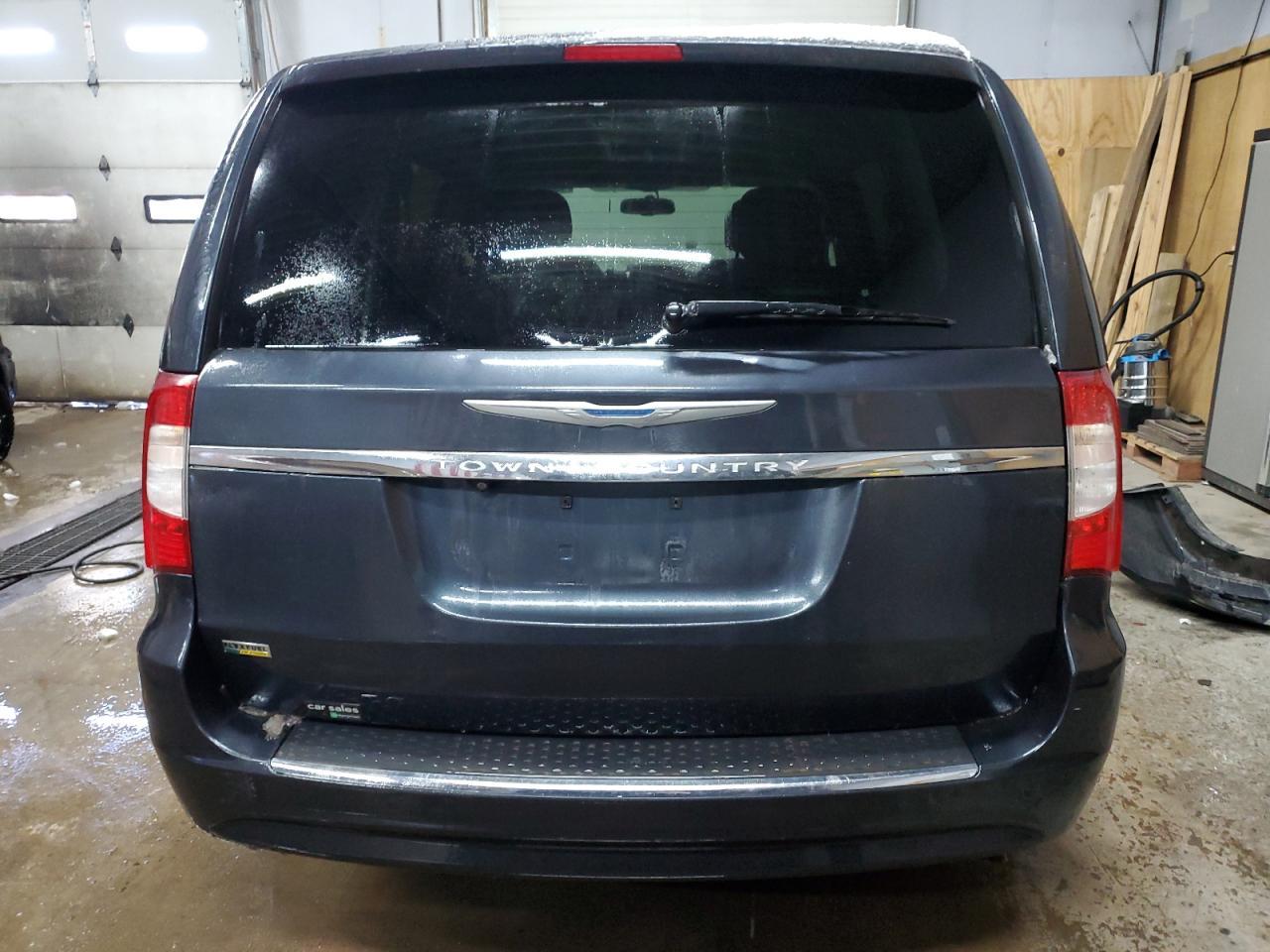 2014 CHRYSLER TOWN & COU - Image 6