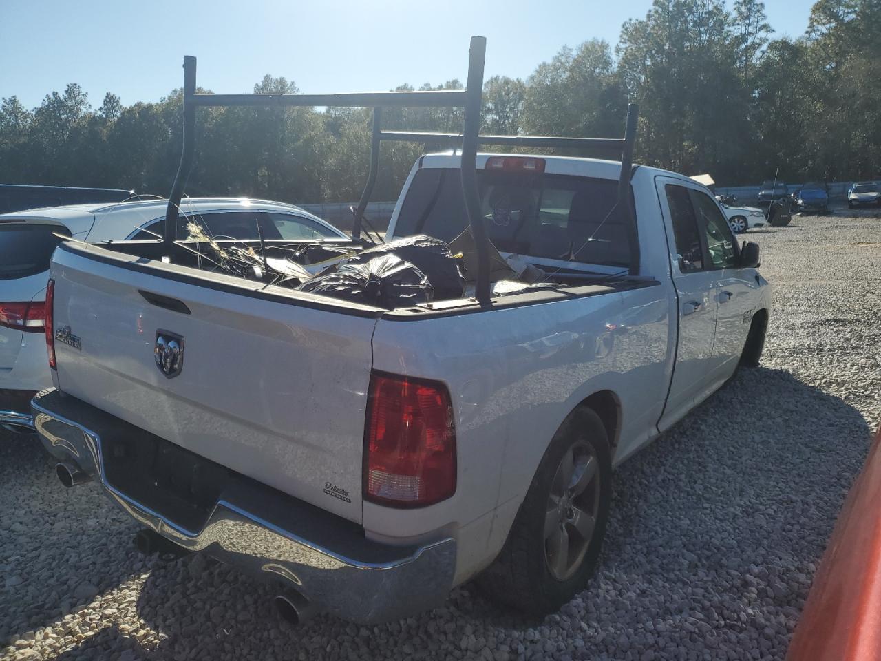 2015 RAM 1500 SLT - Image 3