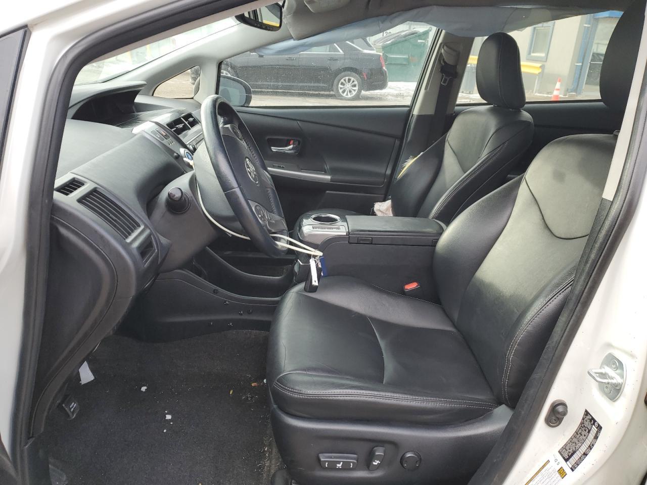 2016 TOYOTA PRIUS V - Image 7