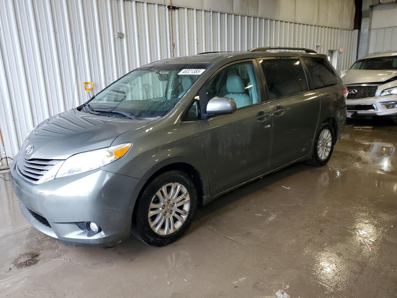 2011 TOYOTA SIENNA XLE