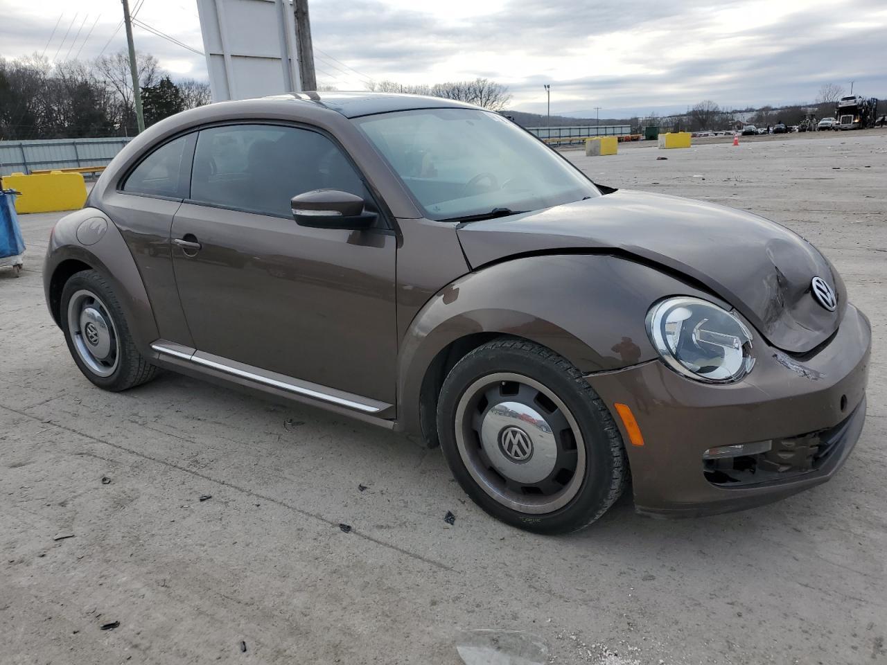 2012 VOLKSWAGEN BEETLE - Image 4