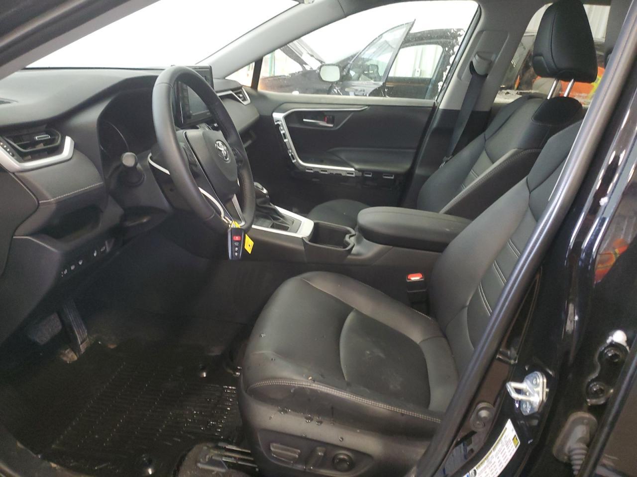 2022 TOYOTA RAV4 XLE P - Image 7