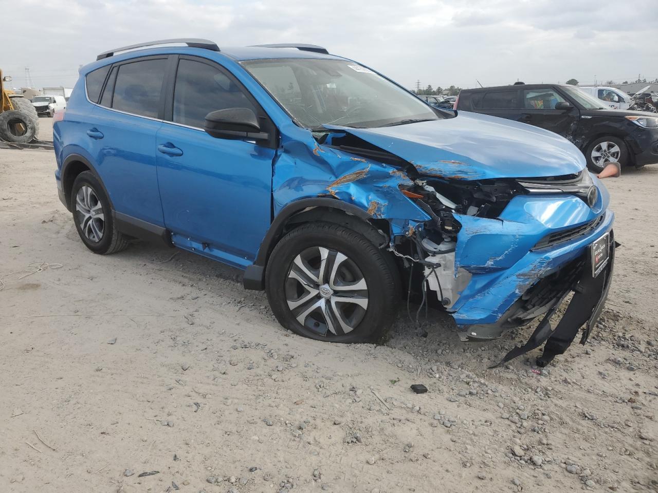 2017 TOYOTA RAV4 LE - Фото 4