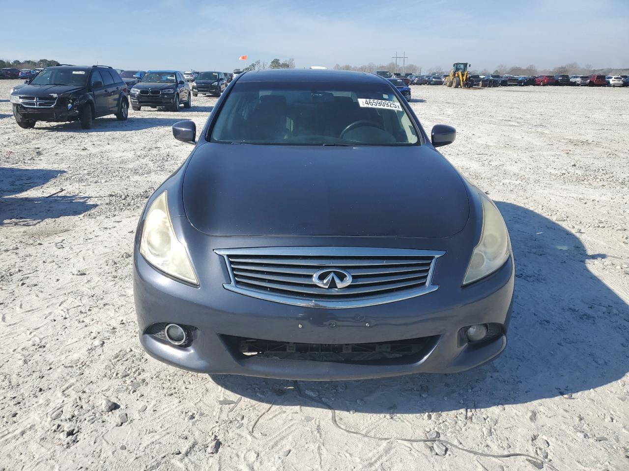 2011 INFINITI G37 - Image 5