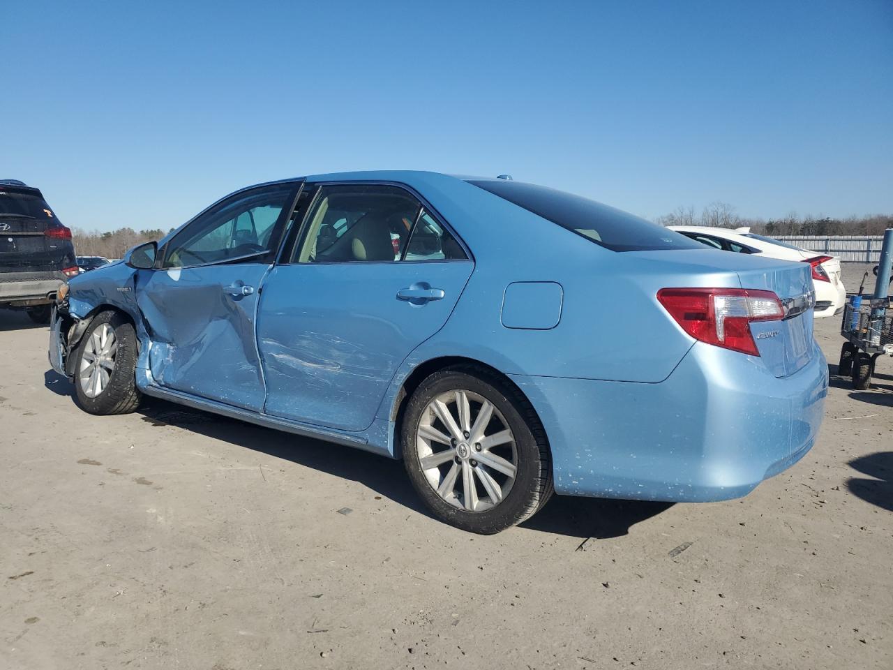 2012 TOYOTA CAMRY HYBR - Image 2
