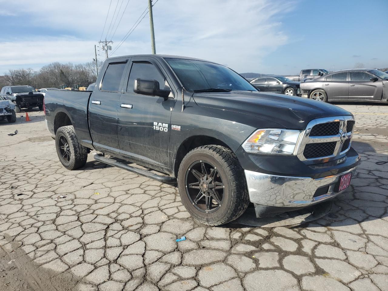 2017 RAM 1500 SLT - Фото 4
