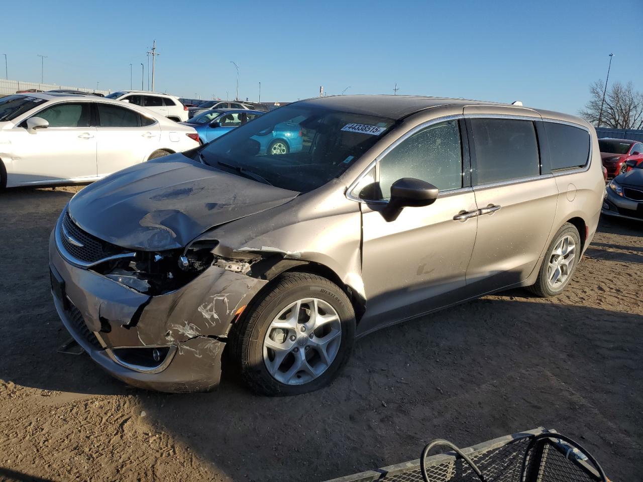 2017 CHRYSLER PACIFICA T