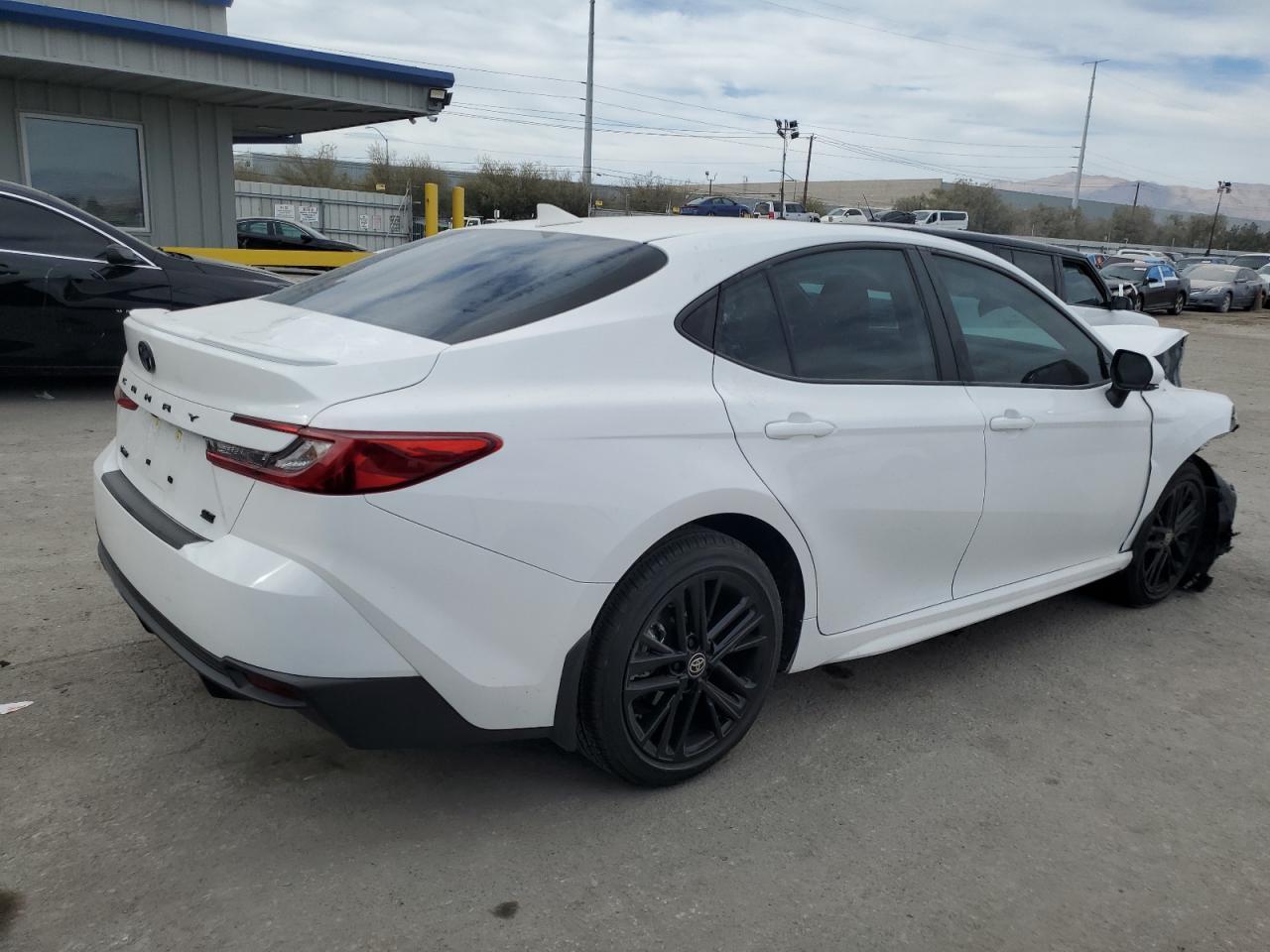 2025 TOYOTA CAMRY XSE - Фото 3