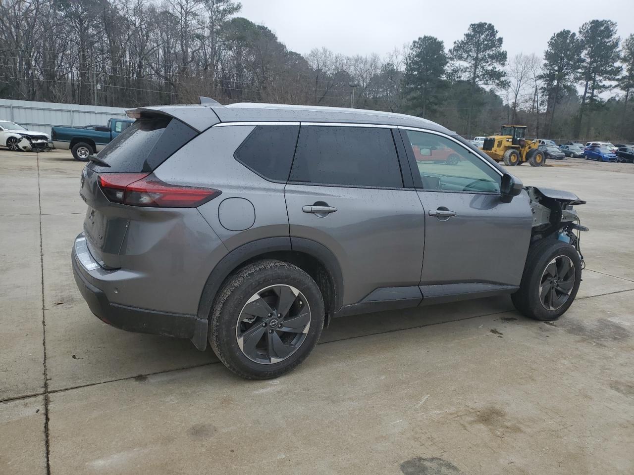 2024 NISSAN ROGUE SV - Image 3