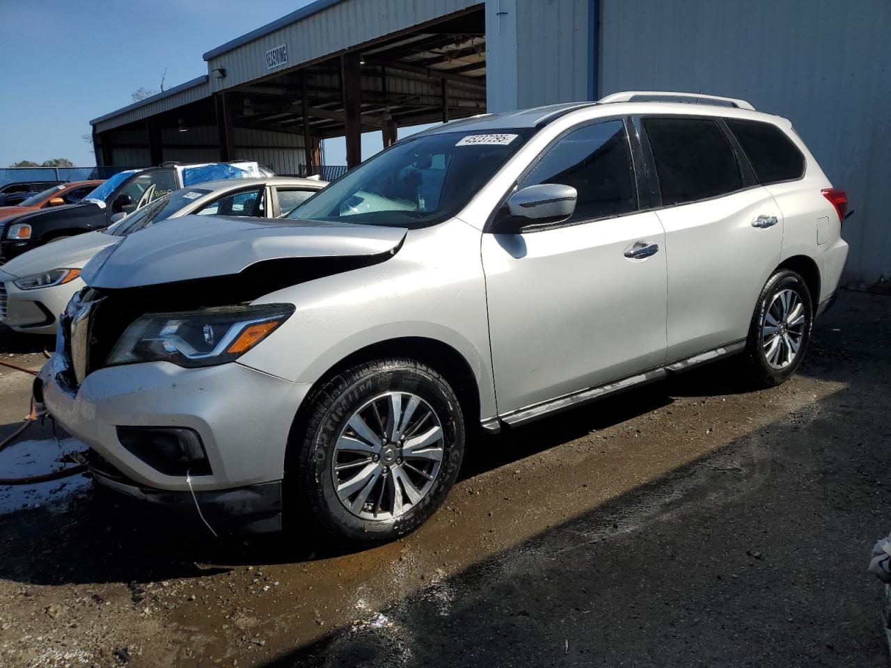 2017 NISSAN PATHFINDER