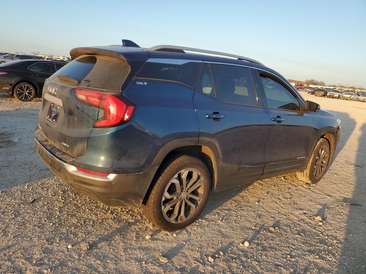 2021 GMC TERRAIN SL - Image 3