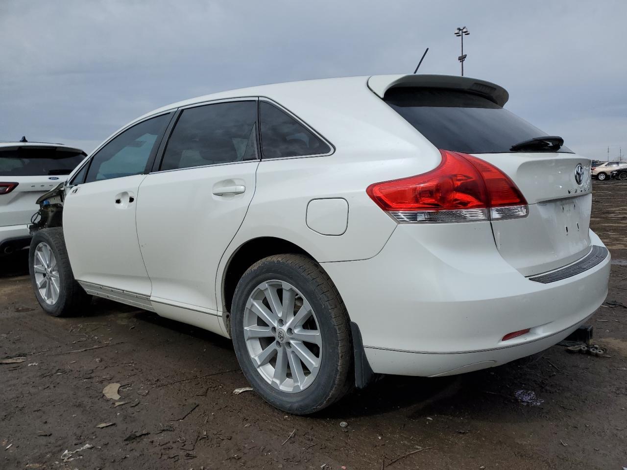 2011 TOYOTA VENZA - Фото 2