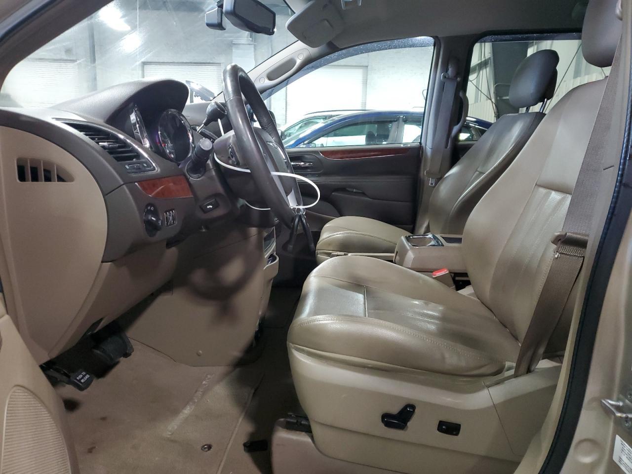 2014 CHRYSLER TOWN & COU - Фото 7