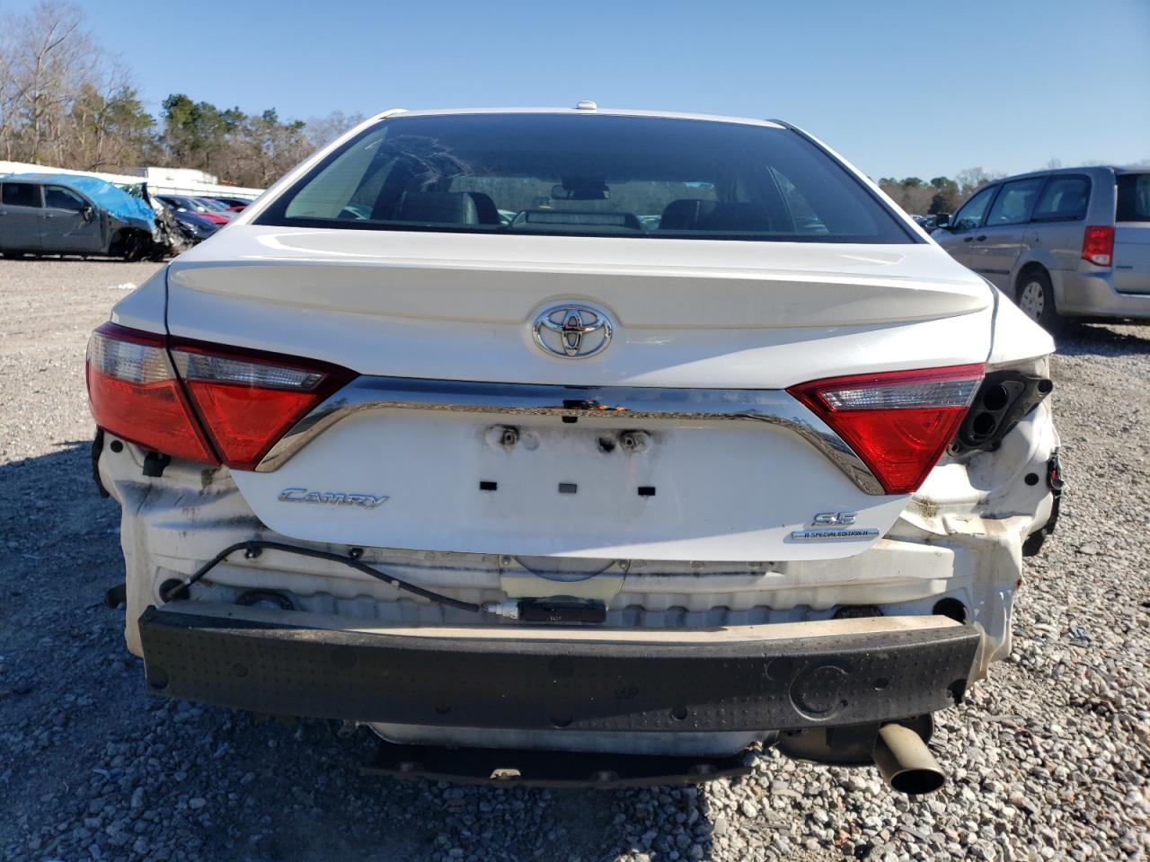 2016 TOYOTA CAMRY LE - Image 6