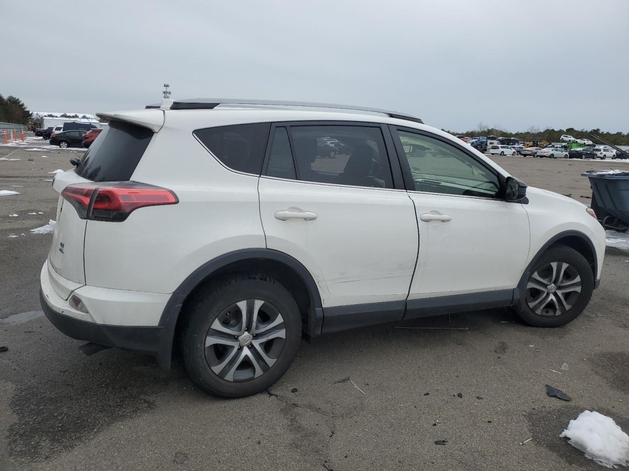 2017 TOYOTA RAV4 LE - Image 3