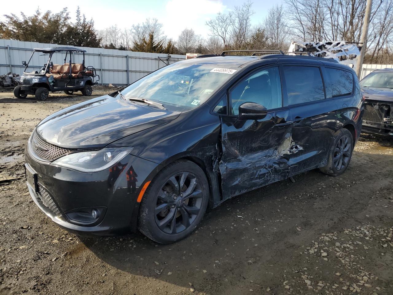 2020 CHRYSLER PACIFICA L