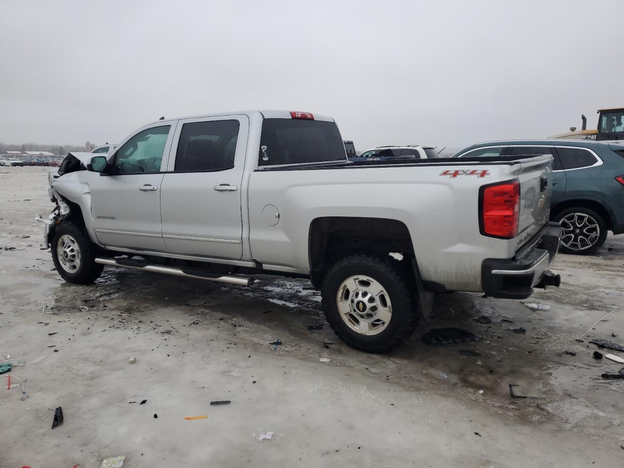 2017 CHEVROLET SILVERADO - Image 2