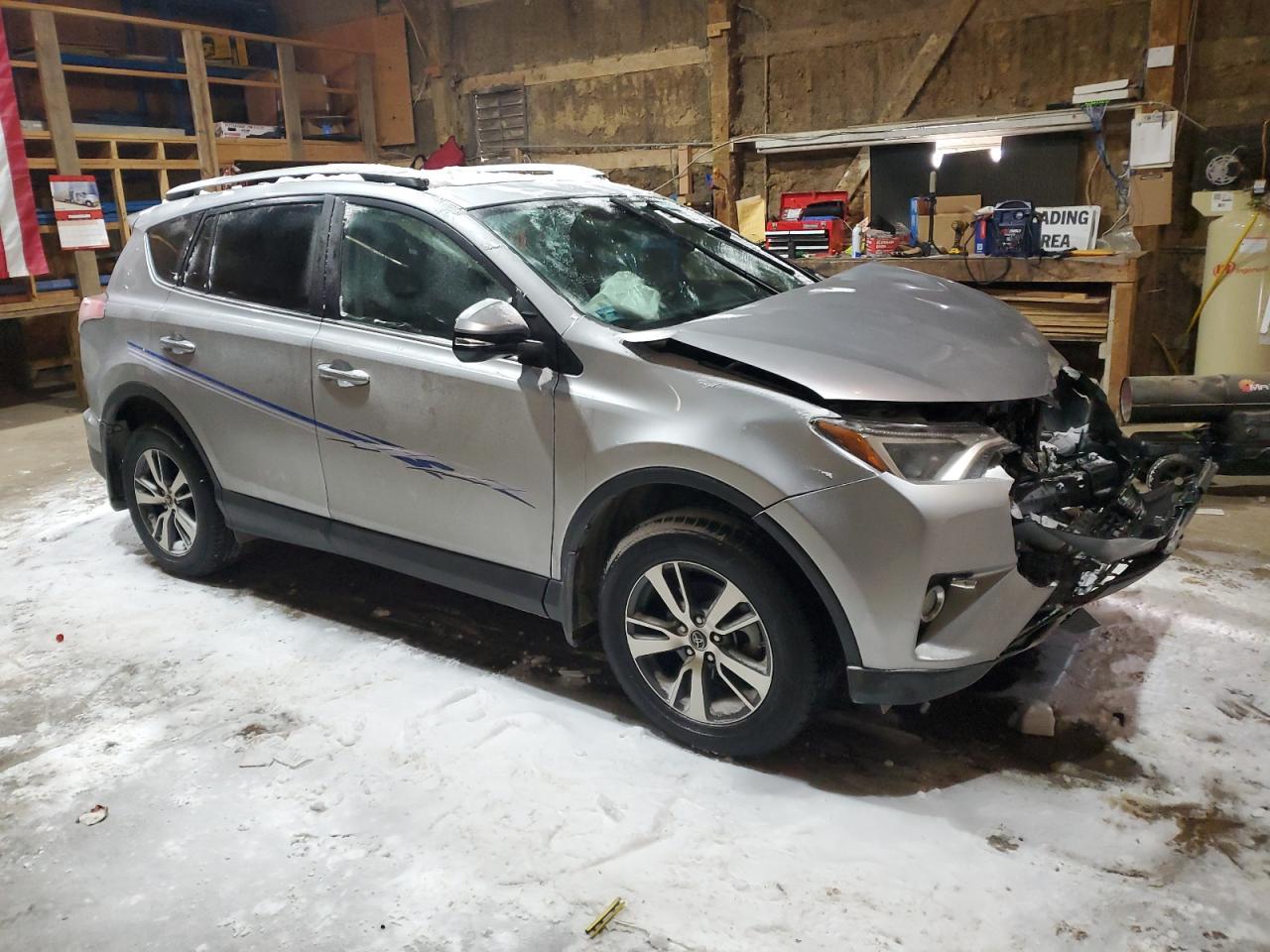 2016 TOYOTA RAV4 XLE - Фото 4
