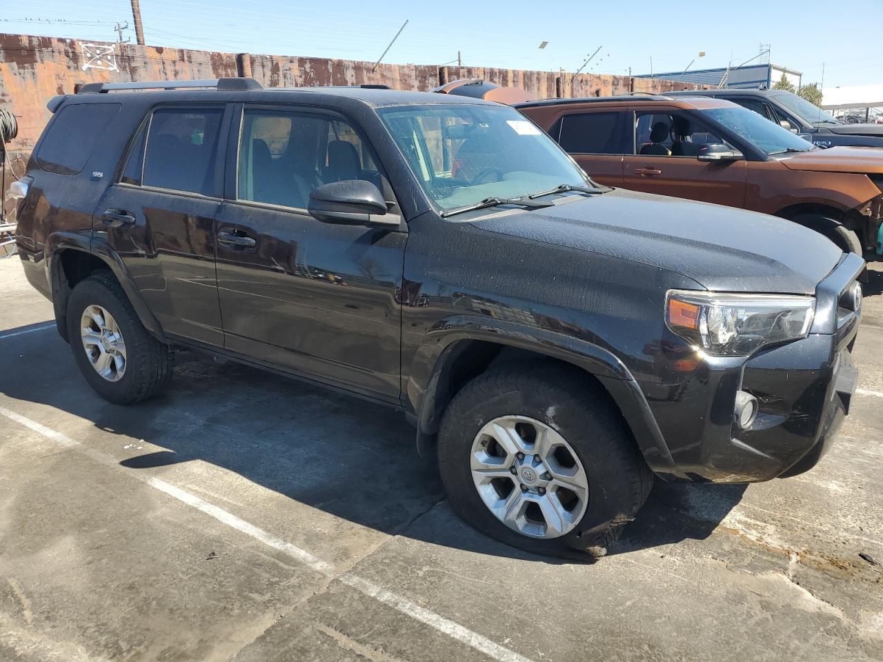 2019 TOYOTA 4RUNNER SR - Фото 4