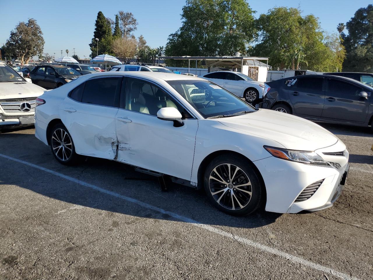2018 TOYOTA CAMRY L - Фото 4
