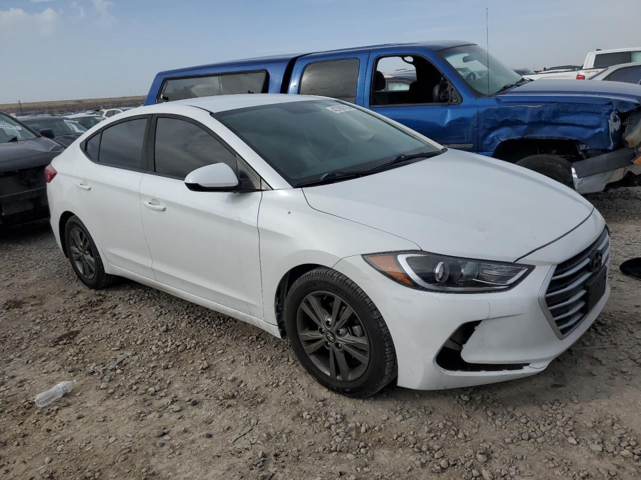 2018 HYUNDAI ELANTRA SE - Image 4