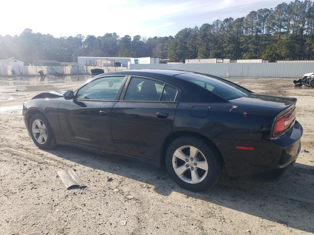 2014 DODGE CHARGER SE - Image 2