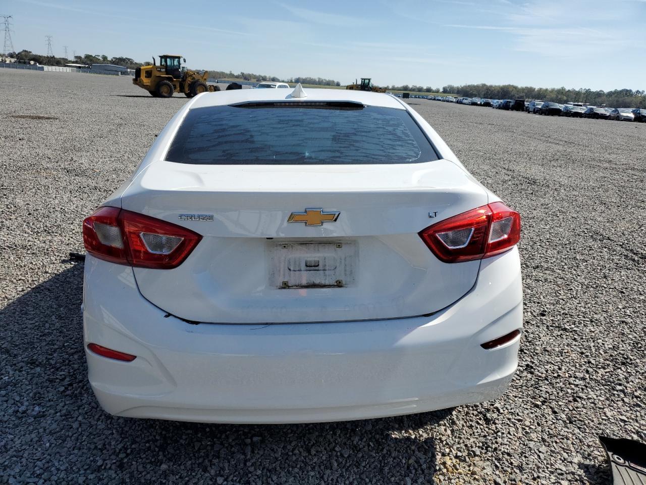 2017 CHEVROLET CRUZE LT - Image 6
