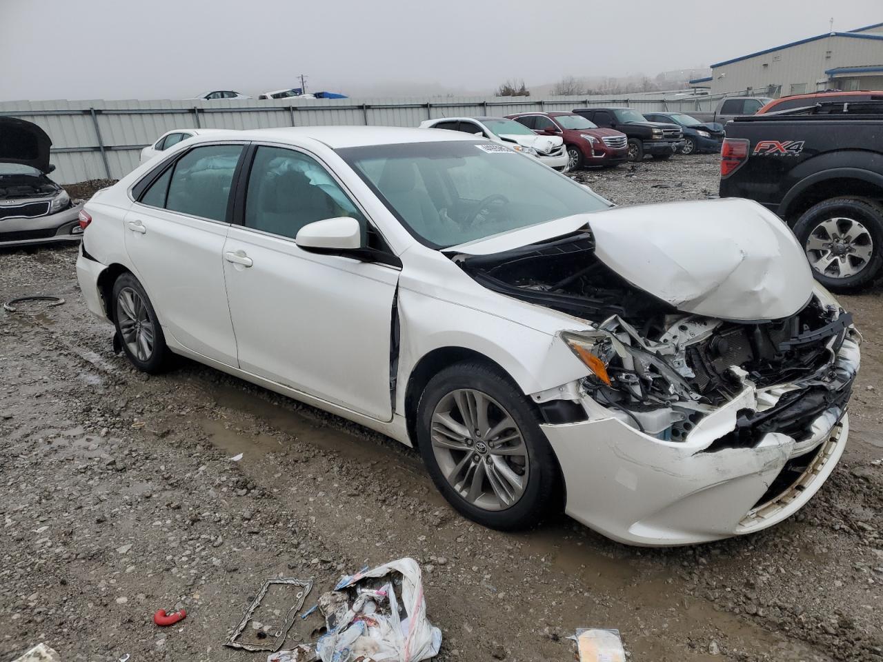 2016 TOYOTA CAMRY LE - Image 4