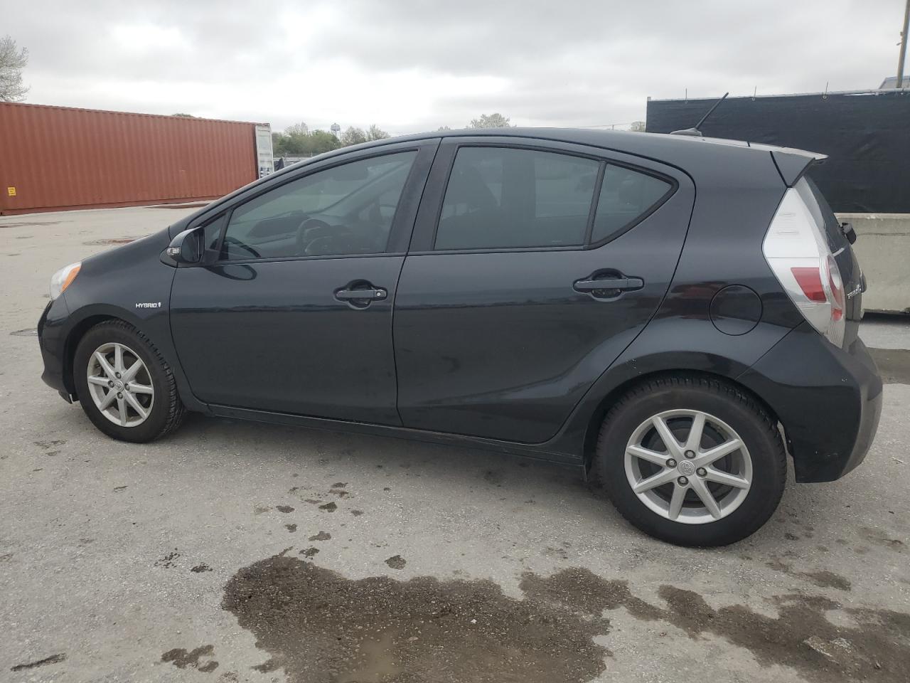 2013 TOYOTA PRIUS C - Image 2