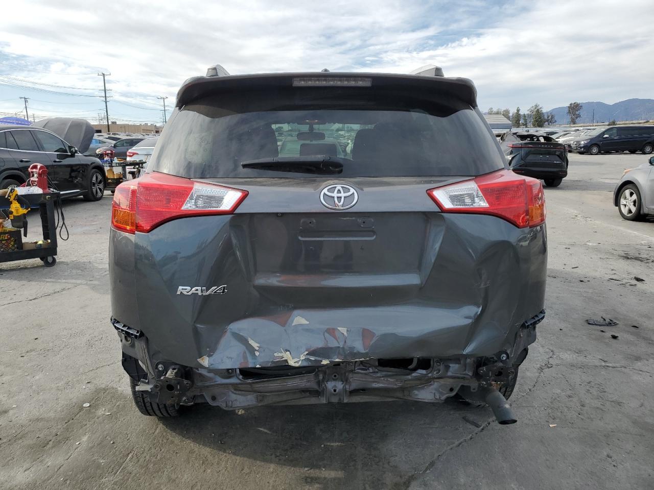 2015 TOYOTA RAV4 LE - Фото 6