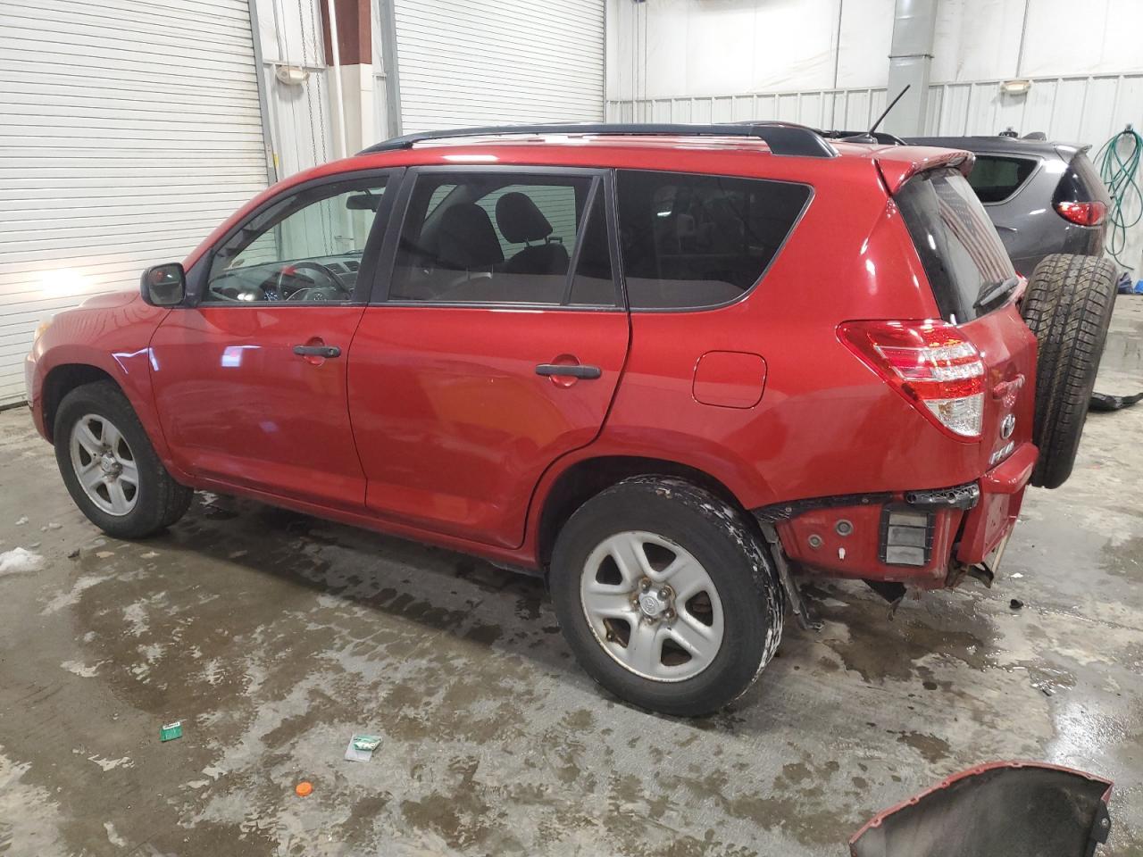 2011 TOYOTA RAV4 - Фото 2