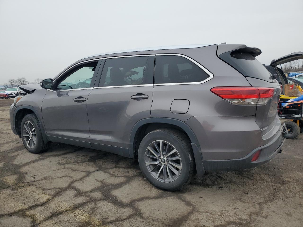 2019 TOYOTA HIGHLANDER - Image 2