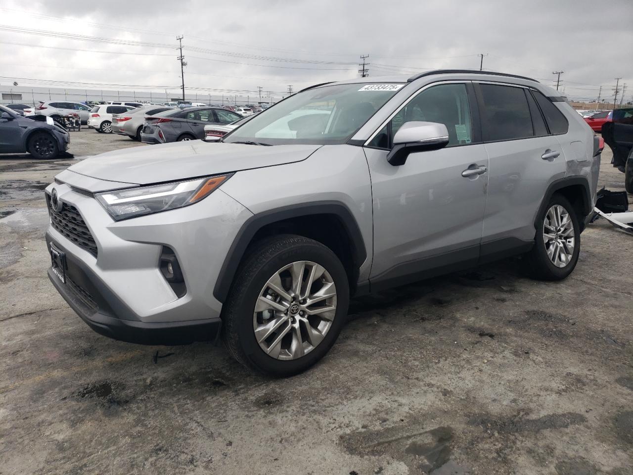 2024 TOYOTA RAV4 XLE P