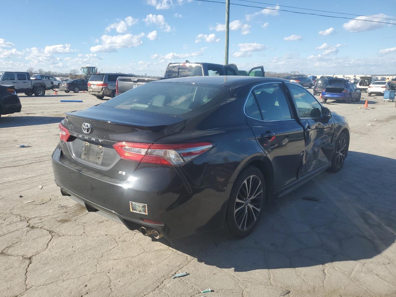 2018 TOYOTA CAMRY L - Image 3