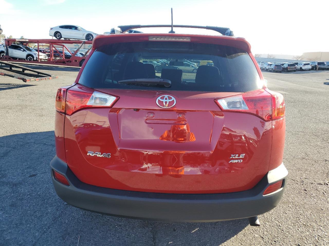 2015 TOYOTA RAV4 XLE - Фото 6