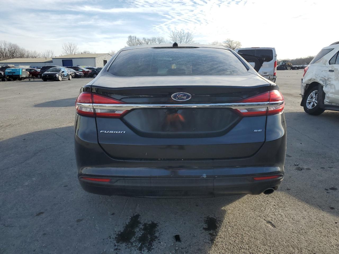 2017 FORD FUSION SE - Image 6